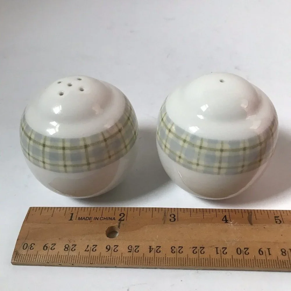 Royal Doulton Gingham‎ Floral salt and pepper shaker set ceramic gray yellow